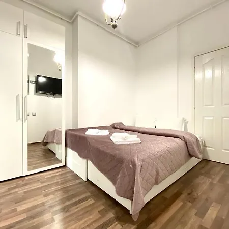 شقة Republique Family