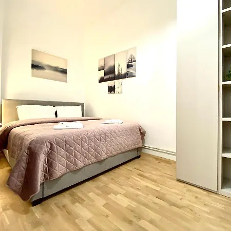 Republique Family شقة *