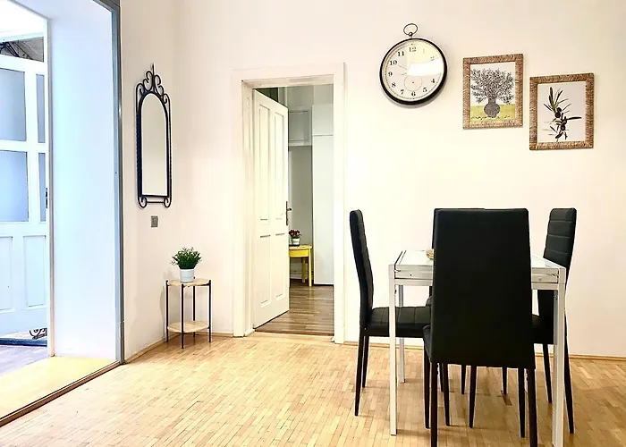 Republique Family 公寓 *